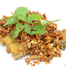 ปลาราดพริก (กะพงทะเล)