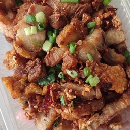 กับข้าวหมูกรอบคั่วพริกเกลือ