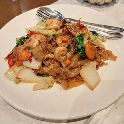 ผัดซีอิ๊วกุ้ง