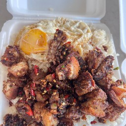 คั่วพริกเกลือหมูกรอบราดข้าว