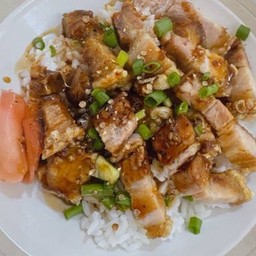 ข้าวหน้าโซ้ยหมูกรอบ