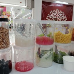 ภัทรินทร์  ไอศกรีมกะทิสด+มะพร้าวน้ำหอมปั่น บิ้กชีลำปาง ชั้น2