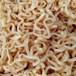 เส้นมาม่า