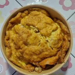 ข้าวไข่เจียวหมูสับ+แหนม+กุ้ง+หมึก (ถ้าลูกค้าต้องการพริกกับหอมแดงซอยพิมบอกได้ค่ะ)