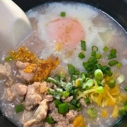 โจ๊กหมูสับธรรมดา(ใช้ข้าวสังข์หยด ข้าวกล้อง ข้าวไรซ์เบอรี่ผสมด้วยนะคะ)