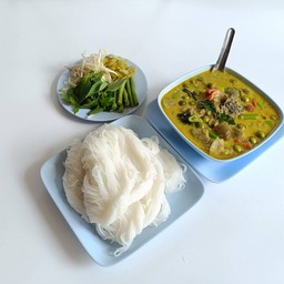 ขนมจีน แกงเขียวหวานไก่