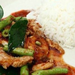 ข้าวพริกแกงหมู