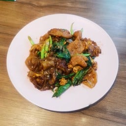 ก๋วยเตี๋ยวผัดซีอิ๊วหมู