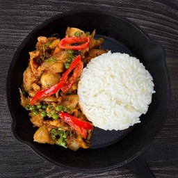 ข้าวสวย-ผัดเผ็ดพริกไทสด