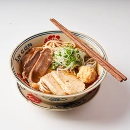 บุ๋น บ่อ (ขนมจีนซุปเนื้อเมืองเว้)