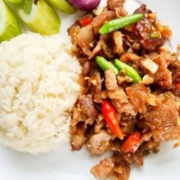 ข้าวสามชั้นผัดกะปิ