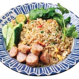 ข้าวผัดแหนมเนือง