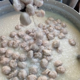 โจ๊กพิเศษหมูเด้ง