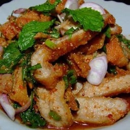 ลาบคอหมูย่างน้ำผึ้ง