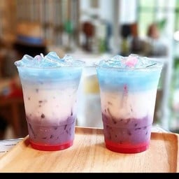 เรนโบว์มิลค์เย็น