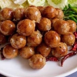 เจ๊บี ไส้กรอกอีสาน