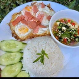 ข้าวไข่ดาวกรอบเมซง