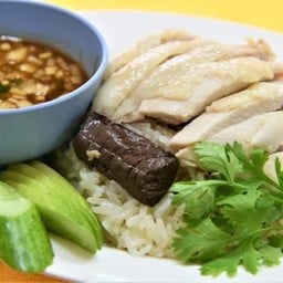 ข้าวมันไก่ตอนประตูน้ำ -เจ้าเก่าเเฮปปี้เเลนด์ เจ้าเก่าเเฮปปี้เเลนด์