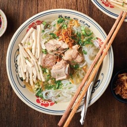 ก๋วยจั๊บญวนหมูรวมมิตร