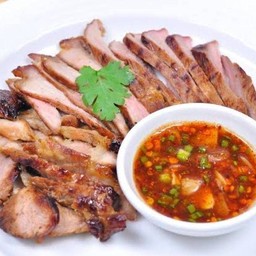 คอหมูย่างน้ำผึ้ง