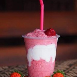 STRAWBERRY SMOOTHIE