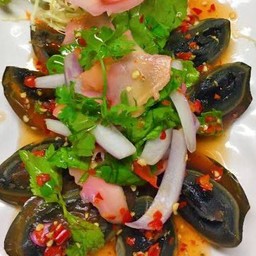 ยำไข่เยี่ยวม้า/ทรงเครื่อง