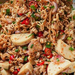 ลาบ มาม่าหมูยอ หมูสับ