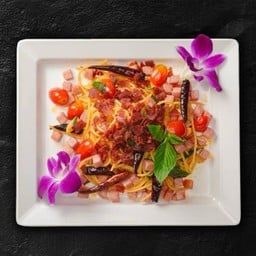 สปาเก็ตตี้ผัดเบคอนพริกแห้ง