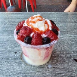 บิงซูนมสดมิกซ์เบอร์รี่