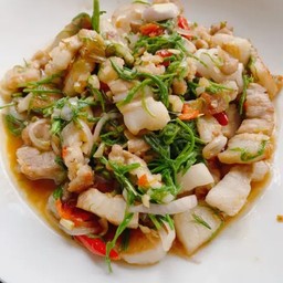 หมูสามชั้นผัดชะอม