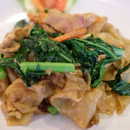 ผัดซีอิ้วหมู