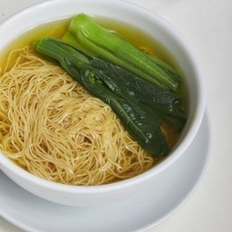 บะหมี่น้ำซุป ใส่ผัก