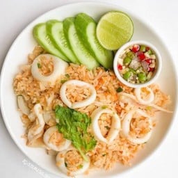 ข้าวผัดปลาหมึก