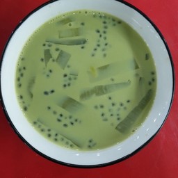 น้ำเต้าหู้ใบเตยนมสดทรงเครื่อง