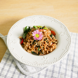 มาม่าผัดขี้เมาหมู