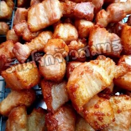 หมูสามชั้นทอดน้ำปลา(กับข้าว)