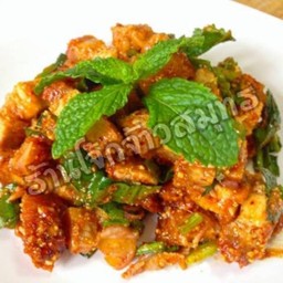 ข้าวลาบหมูกรอบ