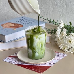 ชาเขียวมัจฉะลาเต้ (เย็น)