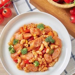 มักกะโรนี ไก่+ ใส้กรอก