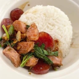 ข้าวกระเพรากุนเชียง+แหนม