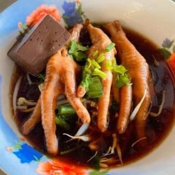 จอย ก๋วยเตี๋ยวไก่มะระ (เจ้าเดิม)