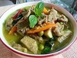 แกงเขียวหวานเนื้อริบอาย(Green curry with rib eye beef)