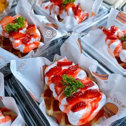 ครอฟเฟิลวิปครีม สตอเบอรี่