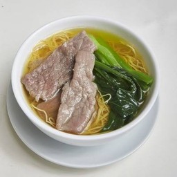 บะหมี่น้ำเนื้อสันนอก