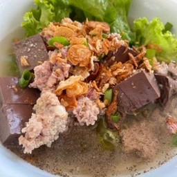 ต้มเลือดใส่หมูสับ