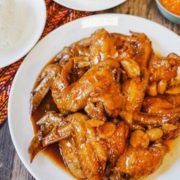 ปีกบนไก่ตุ๋น (น่องเล็ก) น้ำจิ้มซีฟู้ด