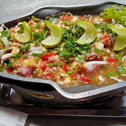 ปลาหมึกนึ่งมะนาว