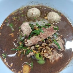 ก๋วยเตี๋ยวแชมป์นายฮั้งเพ้ง(ปอปลา)ตรงข้ามหมู่บ้านอิงลดา