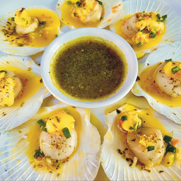 หอยเชลล์อบเนยกระเทียม