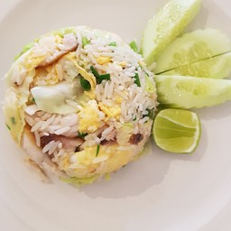 ข้าวผัดเบค่อน